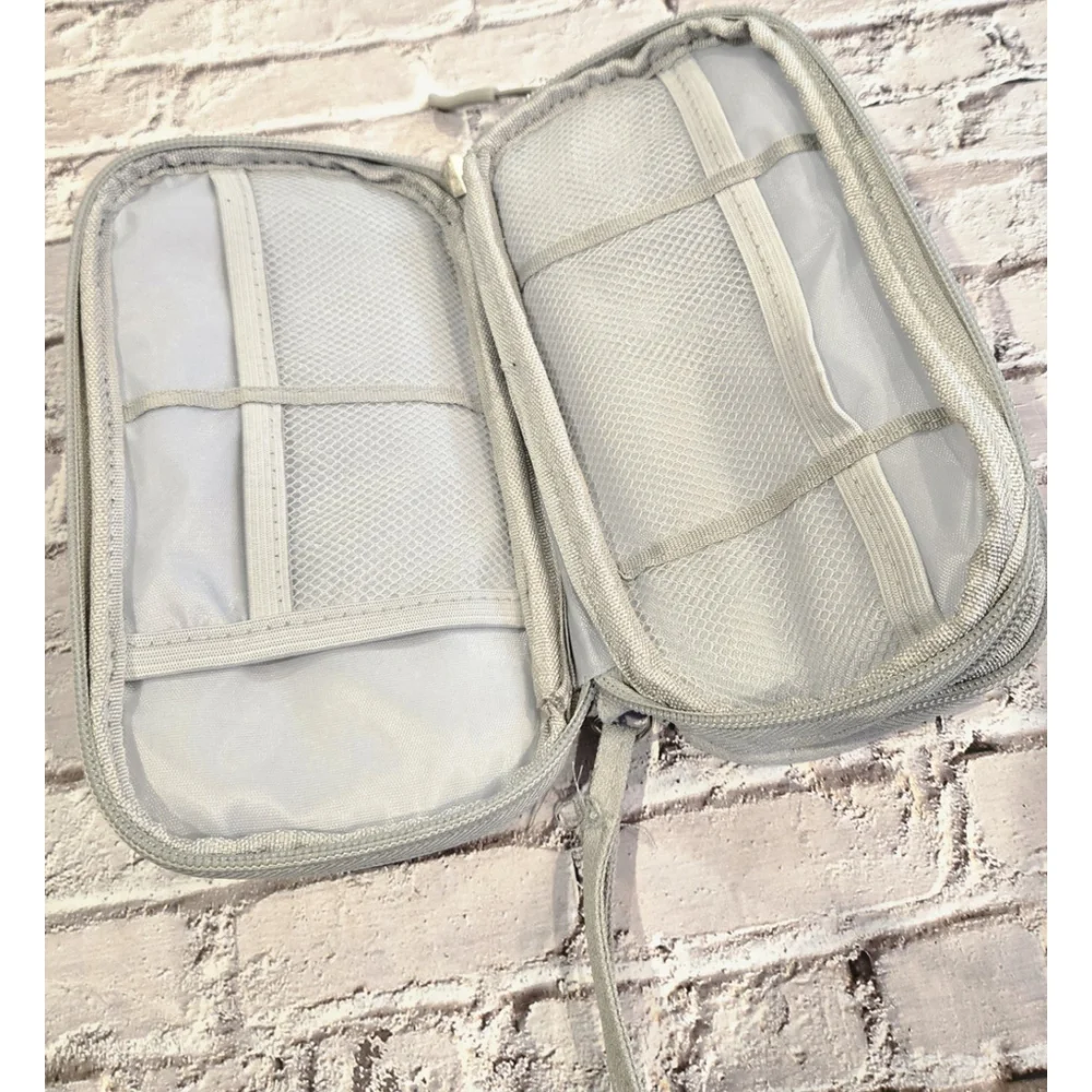 Unbranded tech organizer
